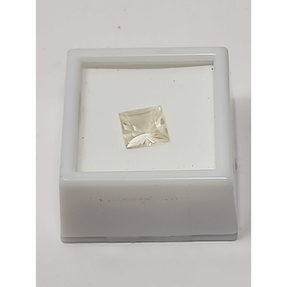 Faceted Light Yellow Labradorite - Square Cut - 3.25 Ct - 10 x 10 mm